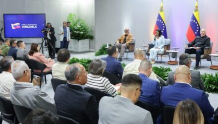 Presidenta (e) Delcy Rodríguez se reunió con gobernadores y alcaldes para definir políticas de gobierno internas 6 Rodríguez