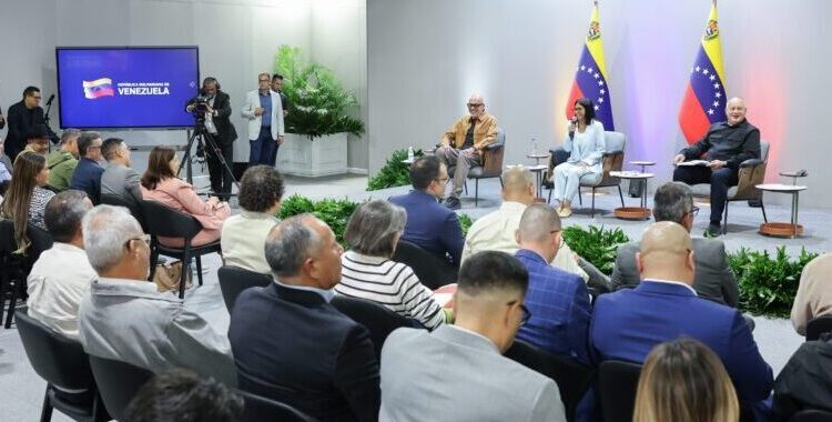 Presidenta (e) Delcy Rodríguez se reunió con gobernadores y alcaldes para definir políticas de gobierno internas 1 Rodríguez