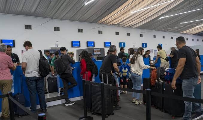 Más de 150 mil pasajeros se han movilizado por los terminales provisionales de Maiquetía 1 Maiquetía