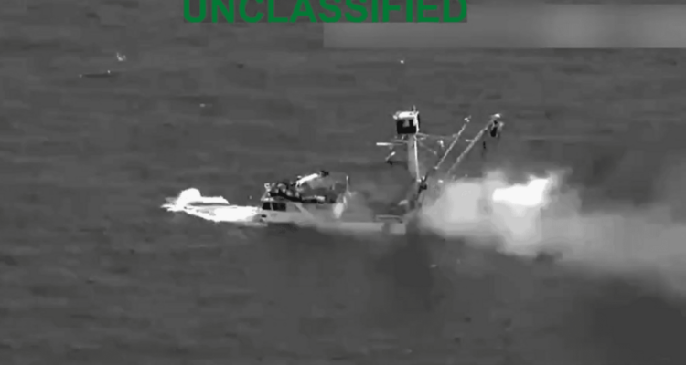 Estados Unidos destruyó un quinto barco ligado al narcotráfico ecuatoriano en el Pacífico 1 Estados