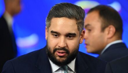Nicolasito despeja dudas sobre las recientes fotos de su papá en la cárcel de Nueva York 3 Foto