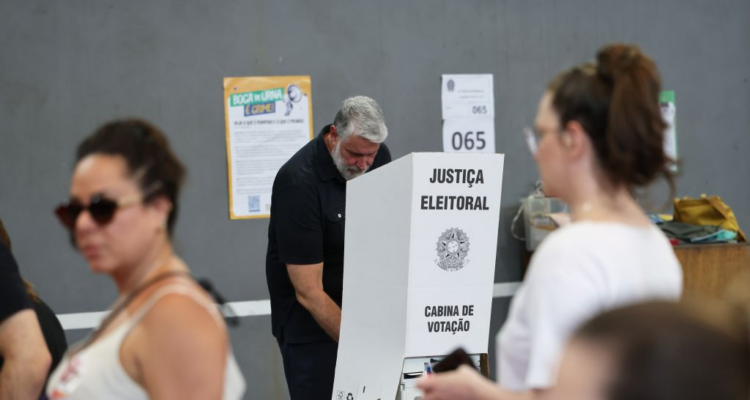 33 millones de brasileños no votaron en la primera vuelta y serán los que decidan la segunda 1 Brasil