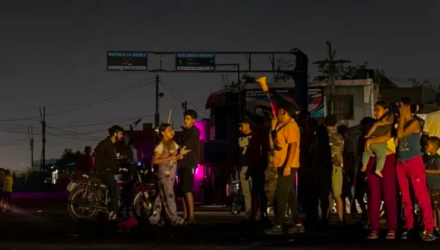 Protestas nocturnas por los apagones continuan todos los días: esta catástofre está «matando en vida» con cortes de hasta 12 horas al día 2 apagones