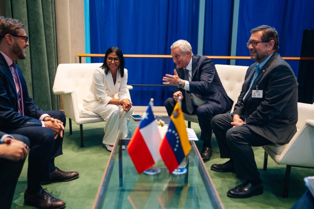 Gobiernos latinoamericanos se han acercado al de Venezuela para no incordiar al de papá Trump 2 Chile Delcy