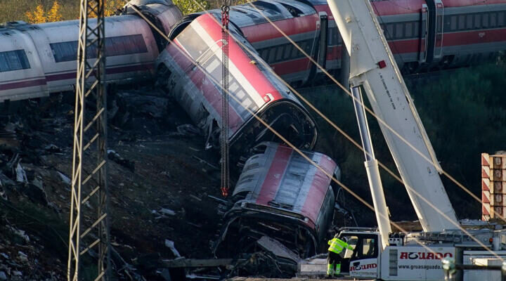Qué falló para que chocaran los dos trenes de alta velocidad en España 1 Choque trenes