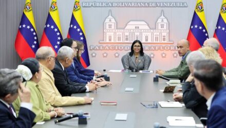 Presidenta se reunió con empresarios y sindicatos para armar un consenso sobre mejoras laborales 2 Presidenta