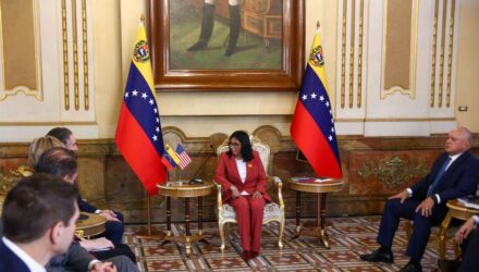 Gobiernos latinoamericanos se han acercado al de Venezuela para no incordiar al de papá Trump 2 Delcy Rodriguez