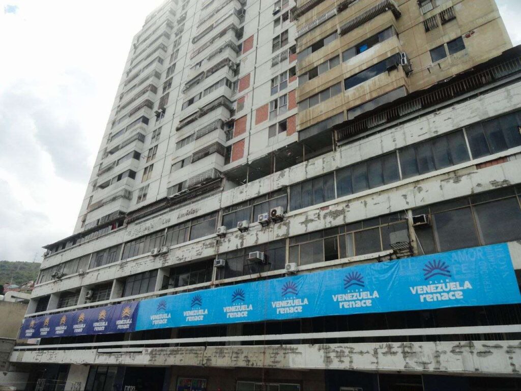 Inició evaluación de edificaciones con etiqueta roja en La Guaira 2 Guaira