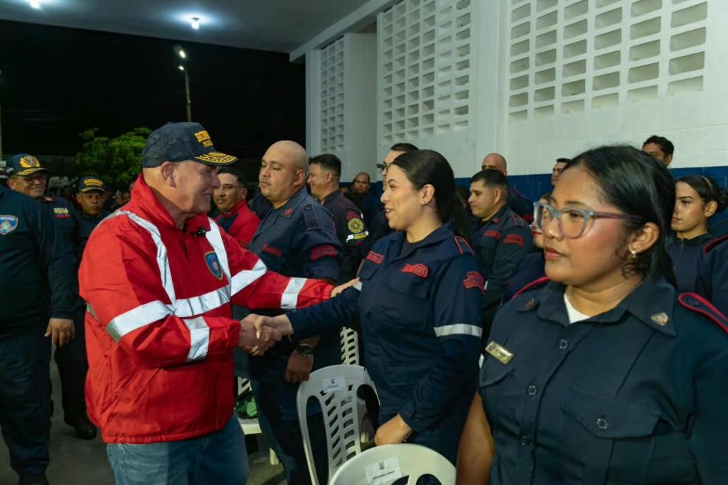 Bomberos de Maracaibo recibieron ascensos, reconocimientos y dotación de uniformes 5 IMG 20261021 WA0049