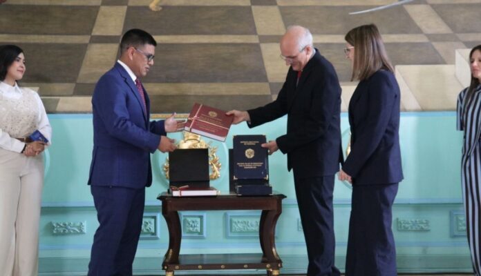 AN recibió el Proyecto de Ley de Presupuesto y Ley de Endeudamiento 2027 1 Ley