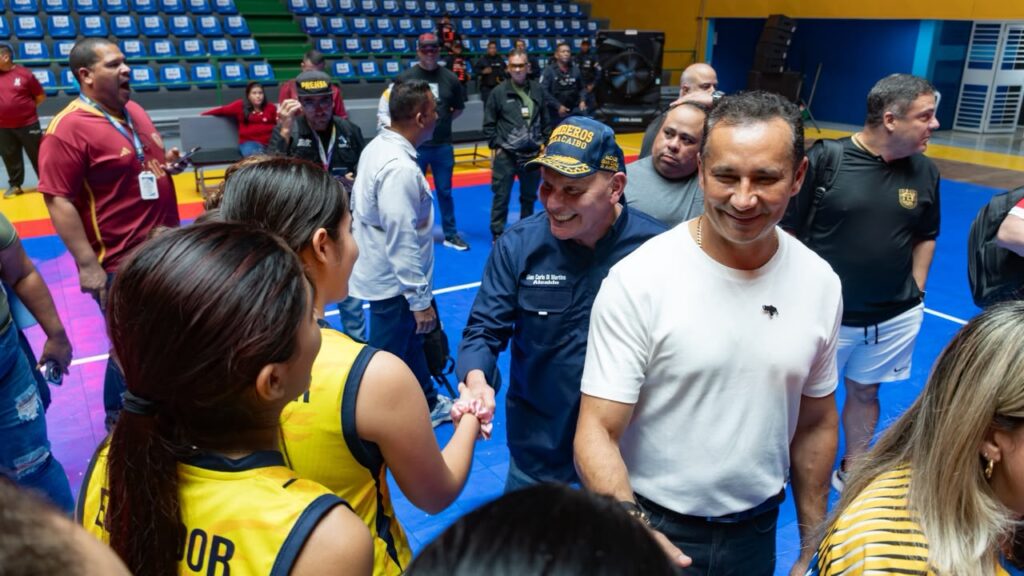 Alcalde Di Martino acompañó al Gobernador Caldera en la reinauguración del gimnasio Belisario Aponte 2 PHOTO 2026 10 07 07 37 47