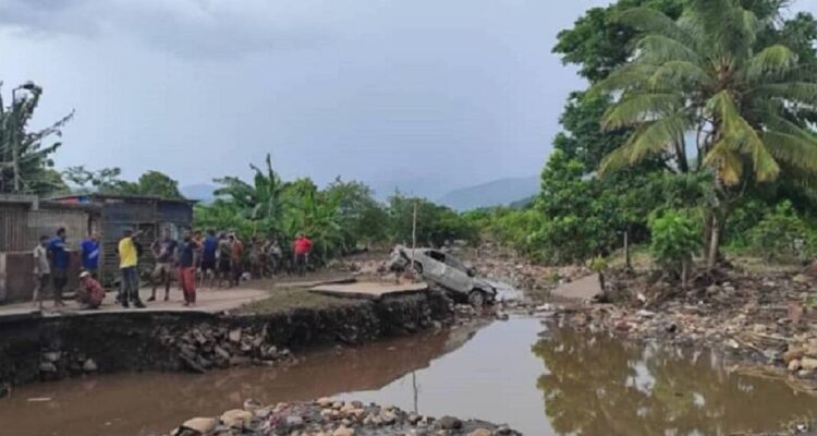 Sucre: desbordamiento del río Manzanares causó daños en el municipio Montes 1 Río