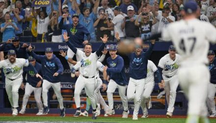 Tampa Bay consiguió el título de la Liga Americana y se citó con Milwaukee en la Serie Mundial 3 Tampa