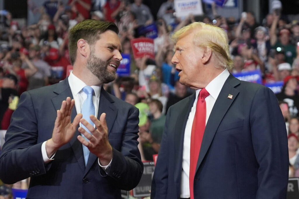 Trump recurre al miedo y al racismo ante el inminente fracaso republicano en las elecciones de noviembre 2 Trump Vance