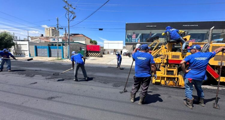 Alcaldía de Maracaibo recupera vialidad en avenidas 13, 13A y 14 1 Alcaldía
