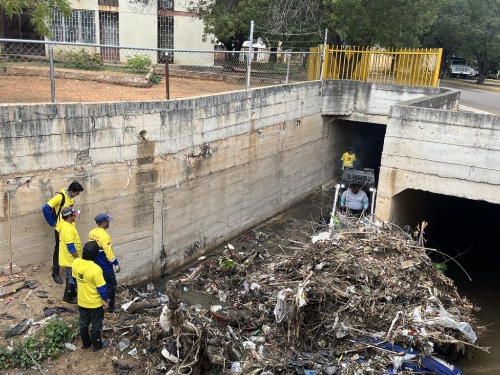 Alcalde Di Martino: Se logró controlar desbordamiento de Cañada Morillo en tramo El Varillal 6 WhatsApp Image 2026 10 28 at 10.32.39 AM 1