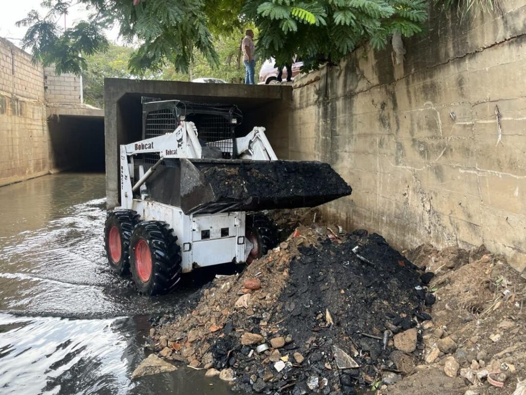 Alcalde Di Martino: Se logró controlar desbordamiento de Cañada Morillo en tramo El Varillal 7 WhatsApp Image 2026 10 28 at 10.32.39 AM 2