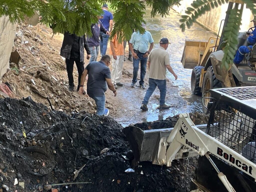 Alcalde Di Martino: Se logró controlar desbordamiento de Cañada Morillo en tramo El Varillal 8 WhatsApp Image 2026 10 28 at 10.32.39 AM 3