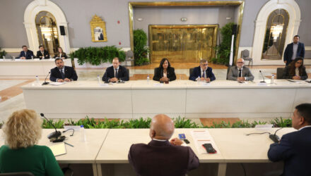 Hoy debe comenzar la tercera ronda de negociaciones entre el gobierno y los exdiputados del 2015 2 Negociaciones