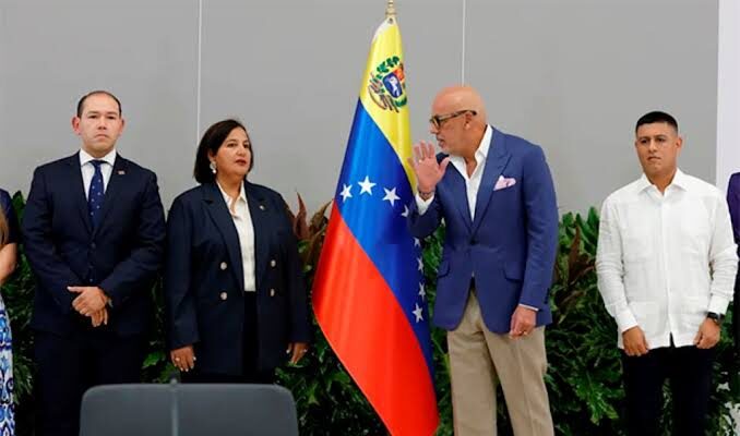 Gobierno y ex diputados del 2015 terminan tercera ronda de negociaciones este miércoles 1 Negociaciones